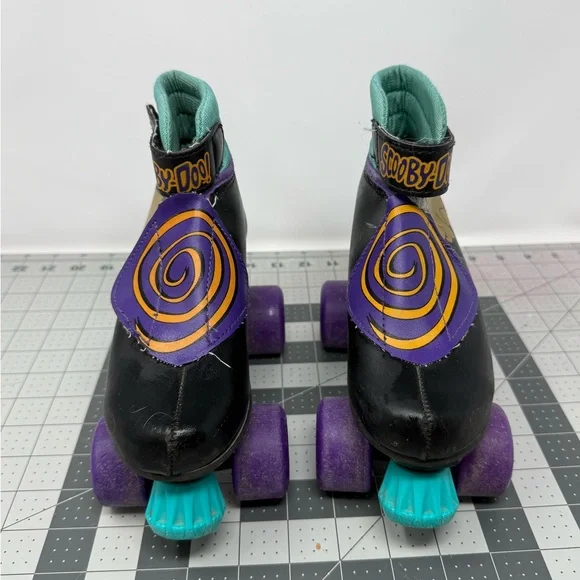 Kids Scooby Doo Roller Skates - Black and Purple Sz 13 (DUNJZM) - Picture 2 of 9